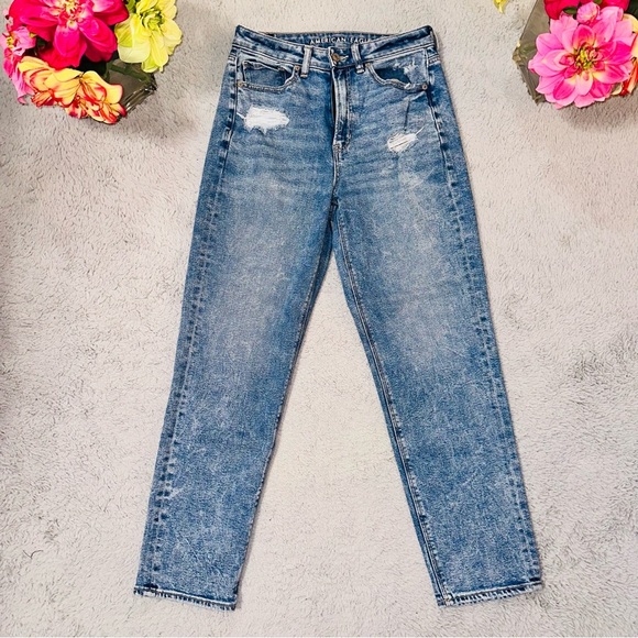 American Eagle high waisted mom jeans - Picture 4 of 12